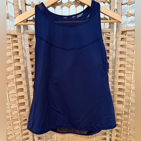 lululemon athletica Tops - Lululemon Gear Up Tank with Built-in Bra Size 8 in Hero Blue EUC